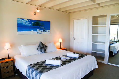 Pelicans At Denmark - Accommodation Asia 2