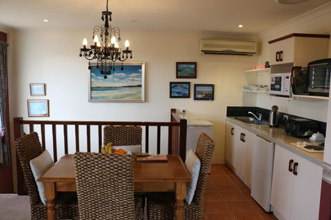 Crossland House - Accommodation Asia 15