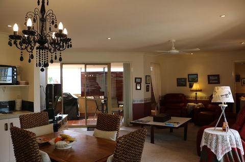 Crossland House - Accommodation Asia 18