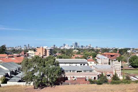 Lawley Luxury Views - Perth City, Swan River - Accommodation Asia 31