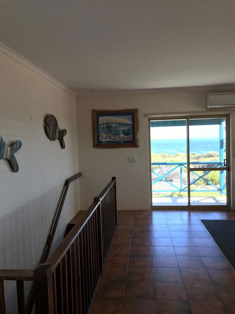 Surf Views - Accommodation Asia 5