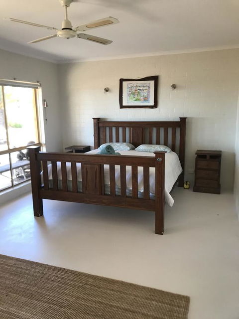 Surf Views - Accommodation Asia 9