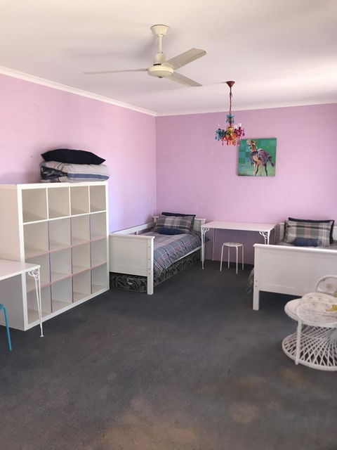 Surf Views - Accommodation Asia 8