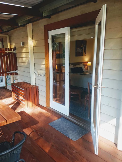 Adamsons Riverside Accommodation - Accommodation China 21