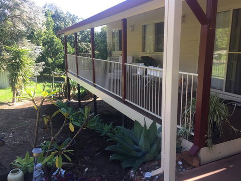 Bright & Beautiful Home On The Hills! - Accommodation Asia 1
