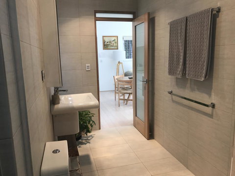 Banksia Luxury Villa - Accommodation Guide 14