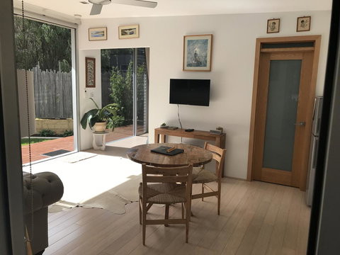 Banksia Luxury Villa - Accommodation Guide 11