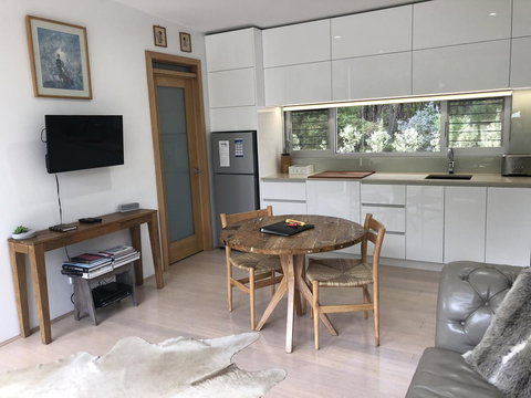 Banksia Luxury Villa - Accommodation Guide 9