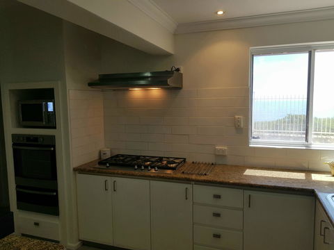 Caravel Beach House Mandurah - Accommodation Asia 5
