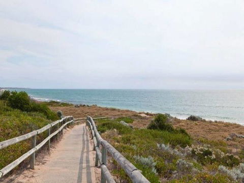 Caravel Beach House Mandurah - Accommodation Asia 20