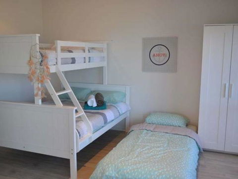 Caravel Beach House Mandurah - Accommodation Asia 21
