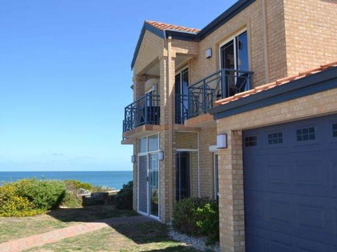 Caravel Beach House Mandurah - Accommodation Asia 28