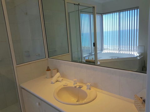 Caravel Beach House Mandurah - Accommodation Asia 13