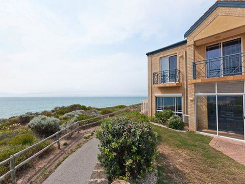 Caravel Beach House Mandurah - Accommodation Asia 0