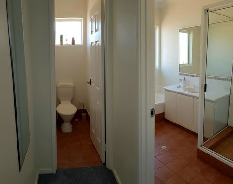 Caravel Beach House Mandurah - Accommodation Asia 10