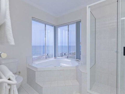 Caravel Beach House Mandurah - Accommodation Asia 32