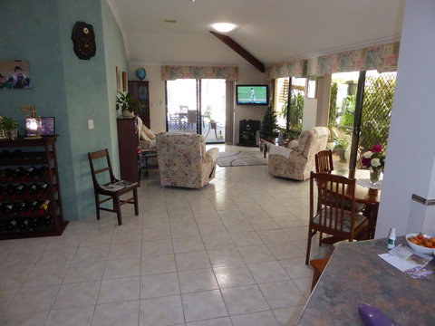 Jennys Retreat - Accommodation Asia 5