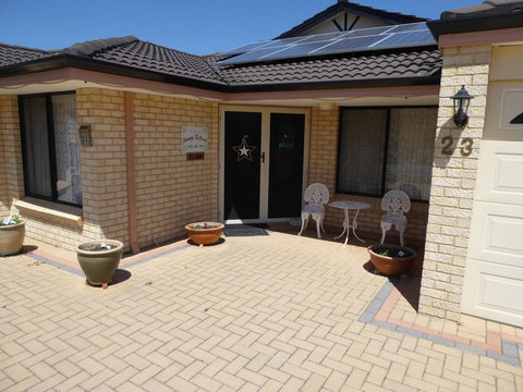 Jennys Retreat - Accommodation Asia 2