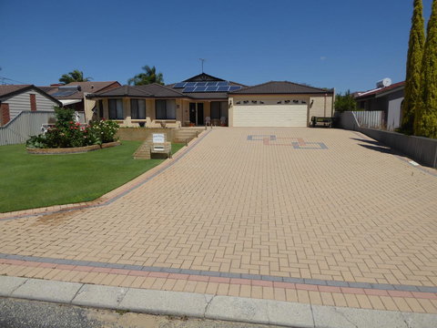 Jennys Retreat - Accommodation Asia 1