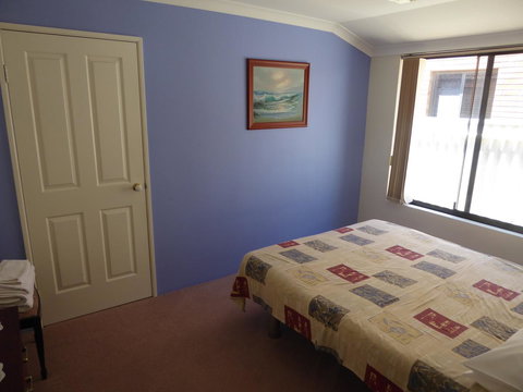 Jennys Retreat - Accommodation Asia 9