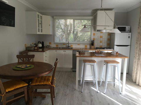 Applegate Lane Chalet - Accommodation Asia 12