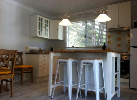 Applegate Lane Chalet - Accommodation Asia 13