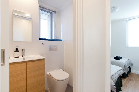 Ocean Breeze Apartment - Accommodation Guide 26