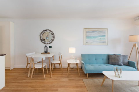 Ocean Breeze Apartment - Accommodation Guide 22