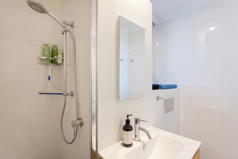 Ocean Breeze Apartment - Accommodation Guide 24