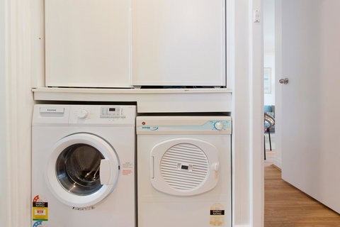 Ocean Breeze Apartment - Accommodation Guide 23