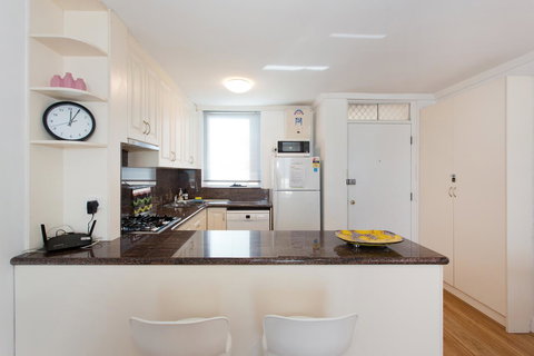 Ocean Breeze Apartment - Accommodation Guide 11