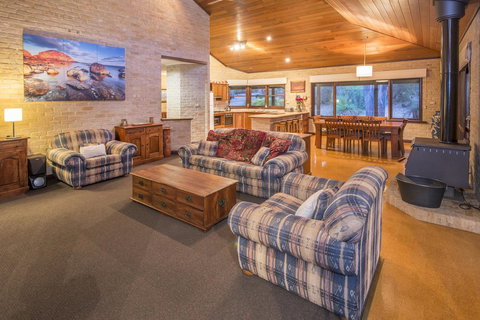 53 Martina Drive - Accommodation Asia 15