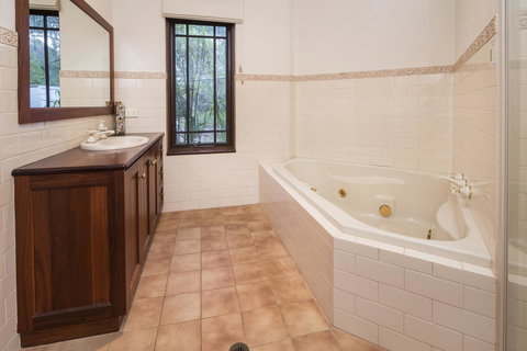 53 Martina Drive - Accommodation Asia 20