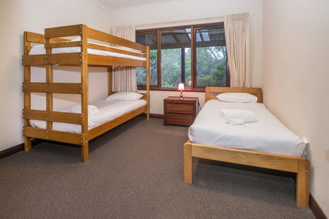 53 Martina Drive - Accommodation Asia 24