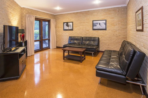 53 Martina Drive - Accommodation Asia 26