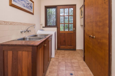 53 Martina Drive - Accommodation Asia 27