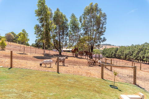 'Bindoon Valley Escape' Cottage - Accommodation Asia 10