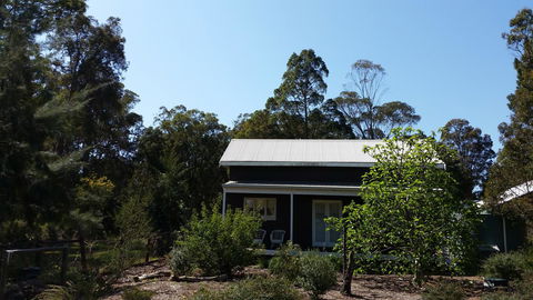 Di's Cabin In Dwellingup - Accommodation Guide 3