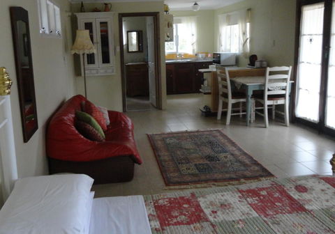 Di's Cabin In Dwellingup - Accommodation Guide 17