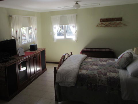 Di's Cabin In Dwellingup - Accommodation Guide 10