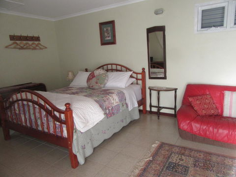 Di's Cabin In Dwellingup - Accommodation Guide 9