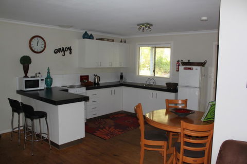 Francisca\'s Cottage - Accommodation Asia 3