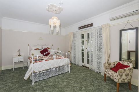 Rosebridge House Bed & Breakfast Adult Retreat - Accommodation China 9