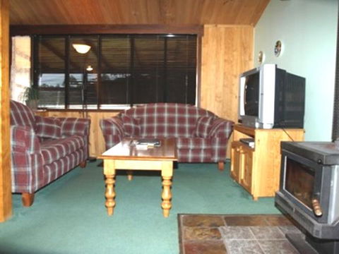 Pemberton Old Picture Theatre Holiday Apartments - Accommodation Asia 1