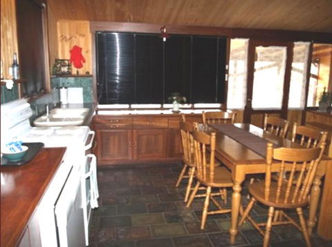 Pemberton Old Picture Theatre Holiday Apartments - Accommodation Asia 7