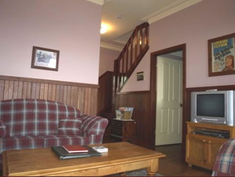 Pemberton Old Picture Theatre Holiday Apartments - Accommodation Asia 6