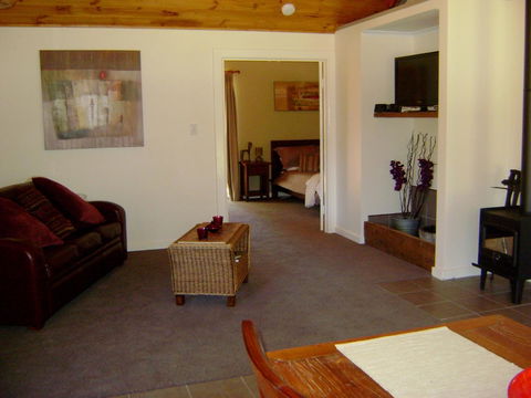 Scotsdale Valley Studios - Accommodation Guide 14