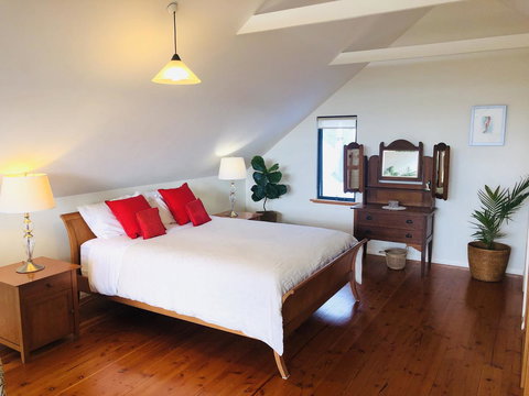 Zephyr Studio - Accommodation Guide 12