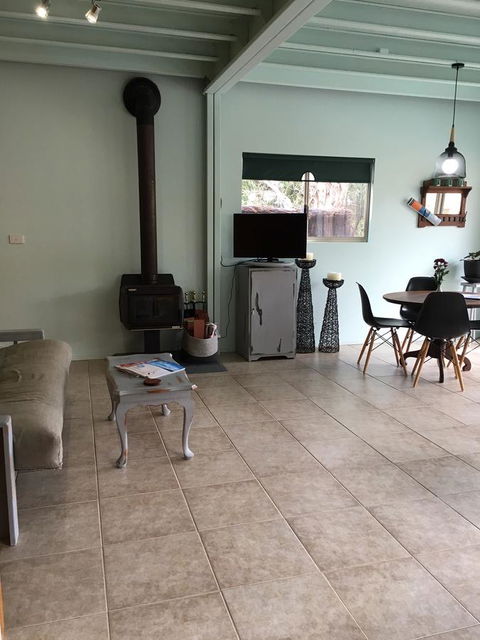 Dunsborough Barn Stay - Accommodation Asia 4