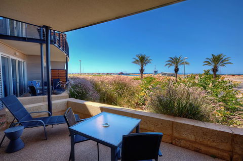 Mantarays Ningaloo Beach Resort - Accommodation Asia 12